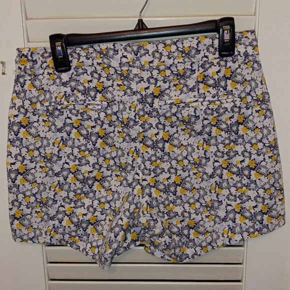 Floral shorts - Picture 2 of 2